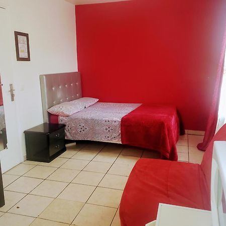 Hotel Le Cedre à Saint-Denis  Extérieur photo