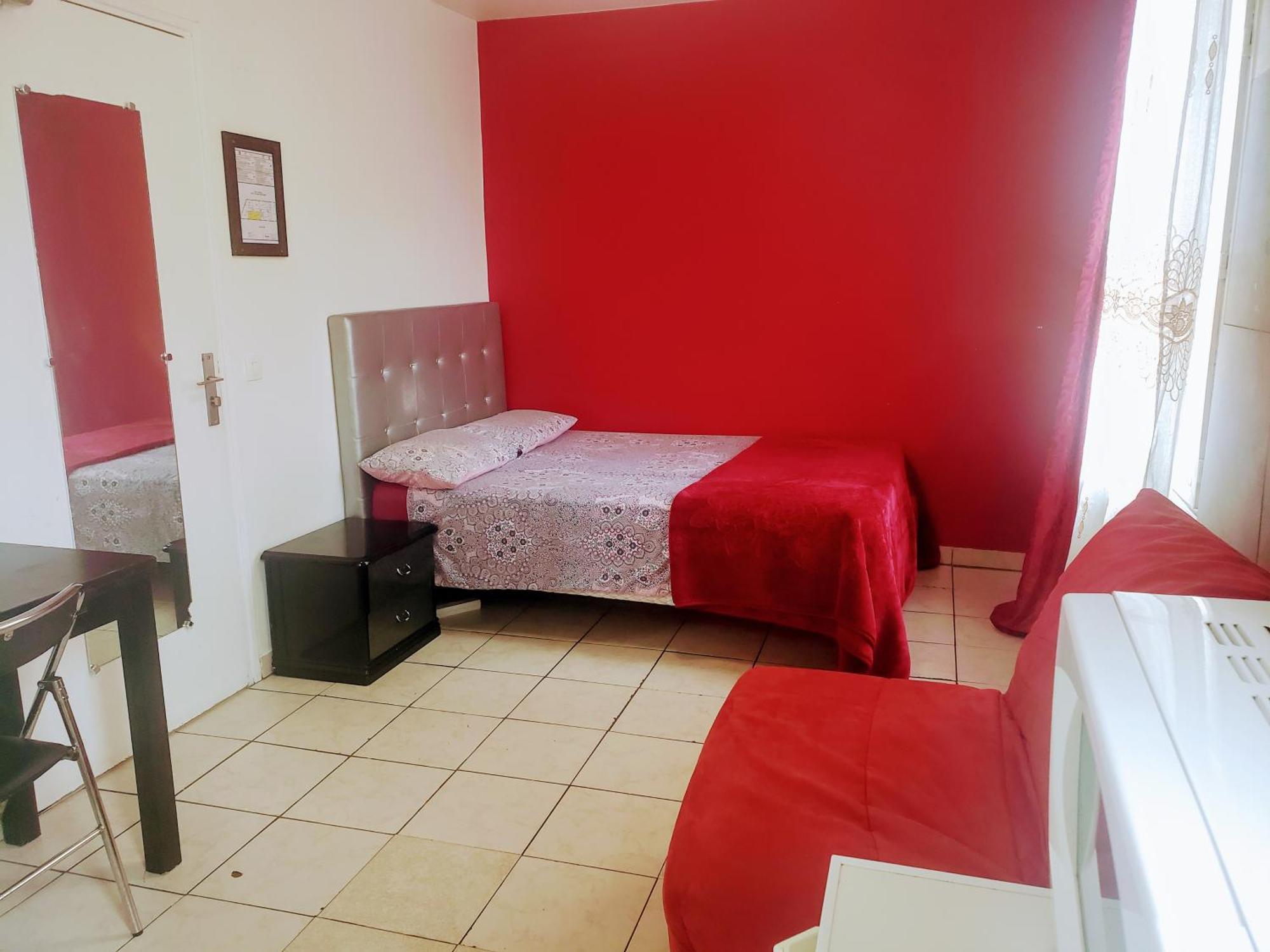 Hotel Le Cedre à Saint-Denis  Extérieur photo