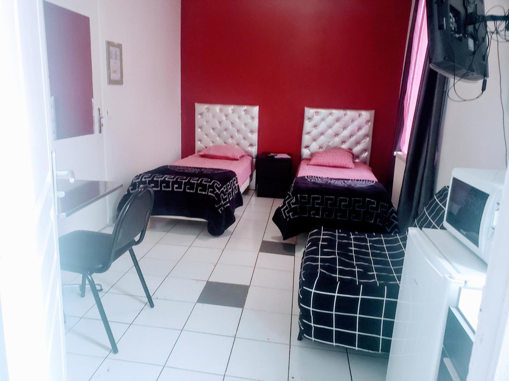 Hotel Le Cedre à Saint-Denis  Extérieur photo